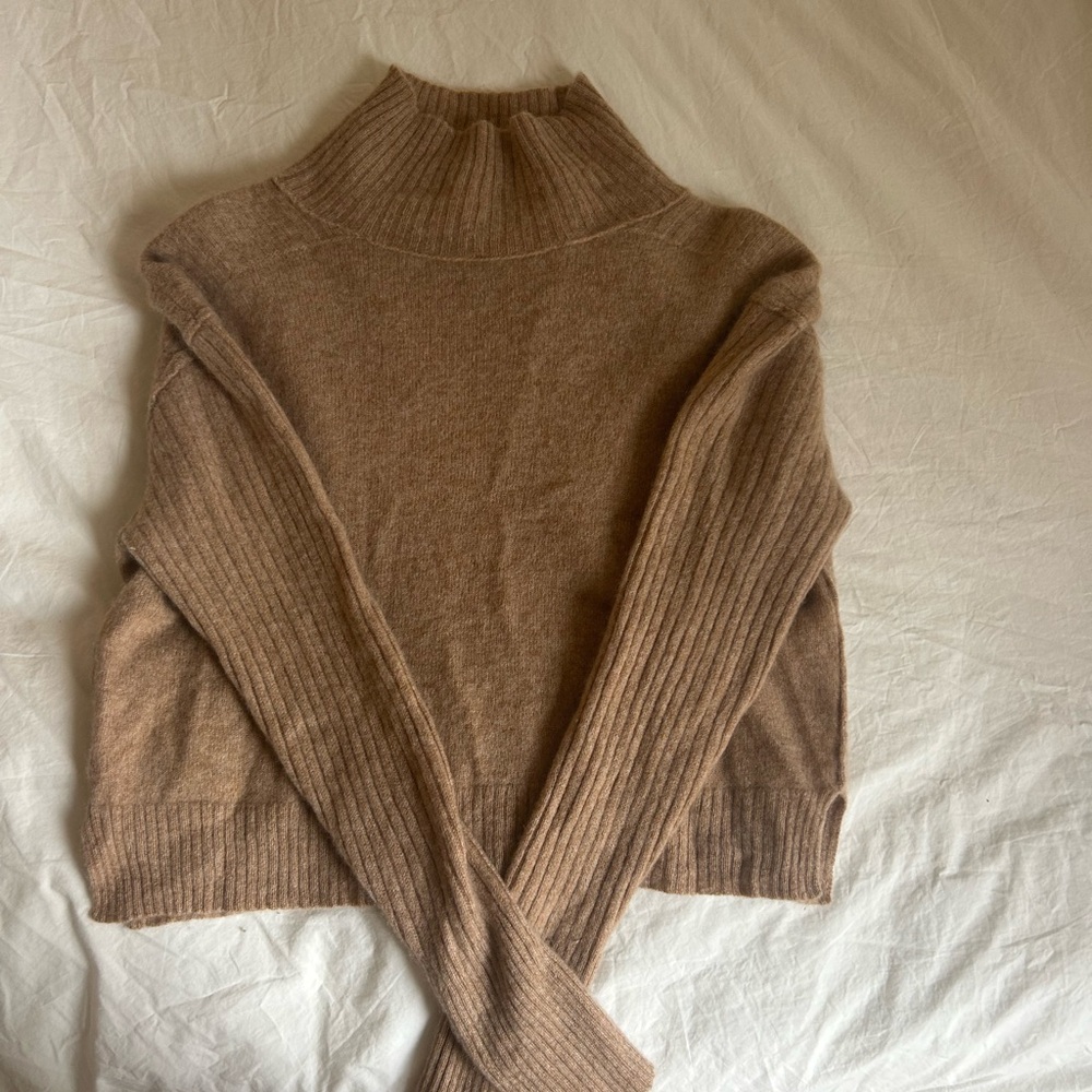 Free People camel Turtleneck Sweater - 100% cashmere